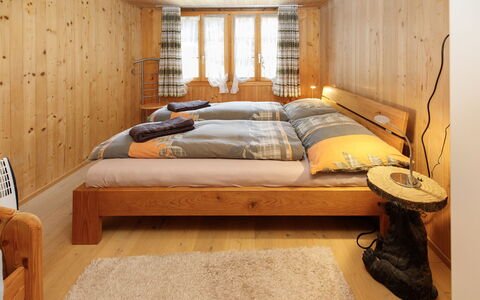 Haus Margrittli: Meubles, Bois, Design Intérieur, Sol, Sol, Chambre, Lit, Plafond, Pièce, Éclairage