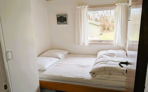 Pascal - 175M from the Sea: Sol, Chambre, Bois, Lit, Sol, Design Intérieur, Meubles, Drap De Lit, Pièce, Literie