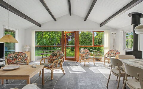 Pascal - 175M from the Sea: Meubles, Design Intérieur, Sol, Bois, Plafond, Sol, Chaise, Table, Canapé, Salon