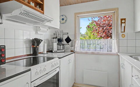 Pascal - 175M from the Sea: Cuisine, Appareil De Cuisine, Principaux Appliance, Comptoir, Bois, Design Intérieur, Sol, Électroménager, Cabinetry, Pièce