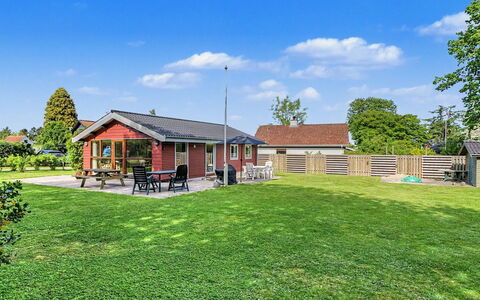 Pascal - 175M from the Sea: Maison, Domicile, Toit, Chalet, Pelouse, Jardin, Ferme, Cour, Ombre, Biens