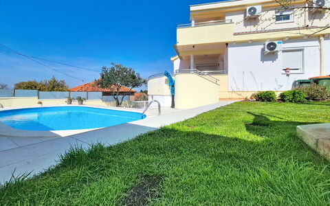 Ivanka: Piscine, Appartement, Recours, Balcon, Condominium, Ombre, Eco Hôtel, Hôtel, Ville Resort