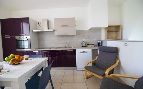 Villa i Gabbiani Otranto: Sol, Appareil De Cuisine, Meubles, Bois, Design Intérieur, Principaux Appliance, Cuisine, Comptoir, Sol, Cabinetry
