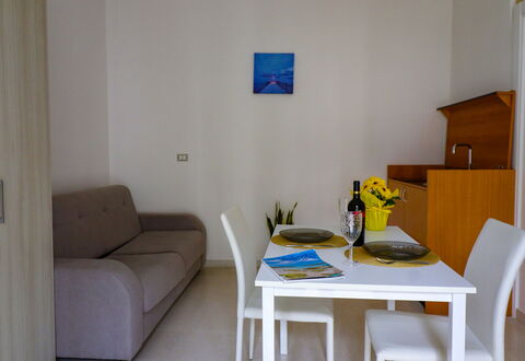 Elaia'S House Cannole: Bois, Sol, Design Intérieur, Sol, Appartement, Tache De Bois, Dur, Chaise, Salon