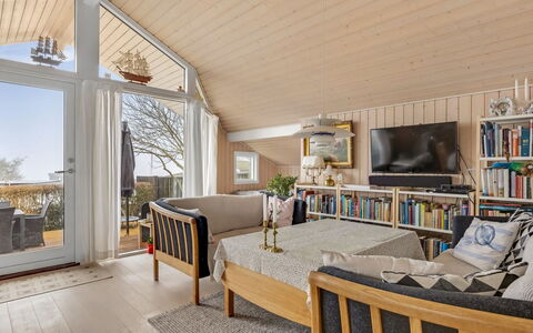 Gro - 250M from the Sea: Bois, Toit, Domicile, Maison, Architecture, Siding, Lot Terre, Chalet, Cabanon, Batiments Jardin