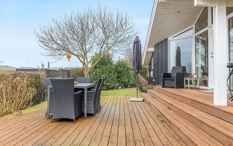 Gro - 250M from the Sea: Bois, Toit, Domicile, Maison, Architecture, Siding, Lot Terre, Chalet, Cabanon, Batiments Jardin