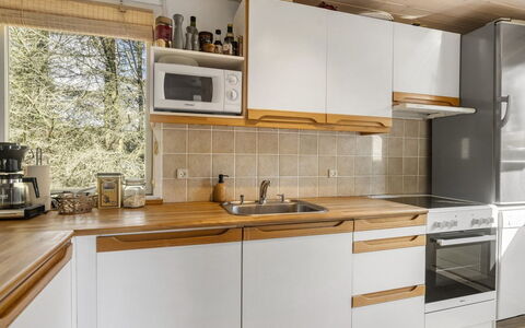 Ansfried - 900M from the Sea: Cuisine, Appareil De Cuisine, Comptoir, Cabinetry, Principaux Appliance, Sol, Meubles, Bois, Design Intérieur, Evier