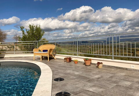 Villa Ombrone: Mobilier De Jardin, Piscine, Composite, Dalle, Ombre, Chaise, Béton, Tuile, Recours, Caractéristique De L'Eau