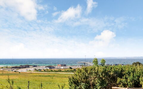 Delan - 650M from the Sea: Ciel, Bleu, Jour, Horizon, Mer, Été, Côte, Cotiers Et Relief Océaniques, Océan, Rive