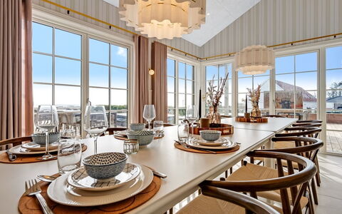 Delan - 650M from the Sea: Design Intérieur, Domicile, Plafond, Porte, Table Cuisine Et Salle A Manger, Chaise, Luminaire, Biens, Salle À Manger, Matériau Naturel