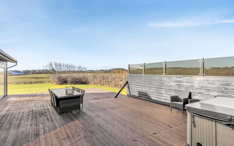 Emelita - 1.4Km from the Sea: Meubles, Bois, Design Intérieur, Sol, Sol, Chaise, Pièce, Plafond, Salon, Appartement