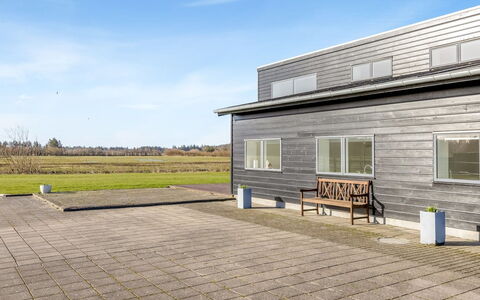 Emelita - 1.4Km from the Sea: Meubles, Bois, Design Intérieur, Sol, Sol, Chaise, Pièce, Plafond, Salon, Appartement