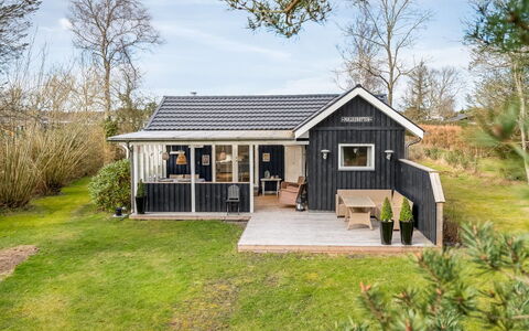 Nikica - from the Sea: Chalet, Maison, Toit, Domicile, Siding, Porche, Batiments Jardin, Cabanon, Ferme, Cabane En Rondins