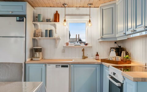 Nikica - from the Sea: Cuisine, Appareil De Cuisine, Design Intérieur, Principaux Appliance, Comptoir, Bois, Cabinetry, Pièce, Meubles, Électroménager