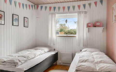 Nikica - from the Sea: Chambre, Bois, Lit, Design Intérieur, Literie, Drap De Lit, Sol, Plafond, Sol, Domicile
