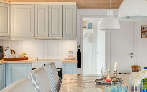 Nikica - from the Sea: Meubles, Design Intérieur, Sol, Bois, Plafond, Luminaire, Cuisine, Comptoir, Sol, Cabinetry