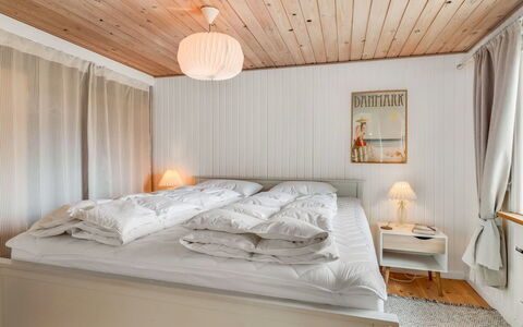 Nikica - from the Sea: Lit, Meubles, Design Intérieur, Chambre, Bois, Sol, Literie, Sol, Drap De Lit, Plafond
