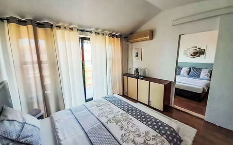 Novi Vinodolski 151: Meubles, Lit, Design Intérieur, Chambre, Sol, Sol, Drap De Lit, Pièce, Literie, Bois