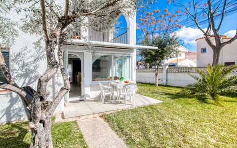 Empuriabrava 542: Porche, Ombre, Biens, Aménagement Paysager, Balcon, Villa