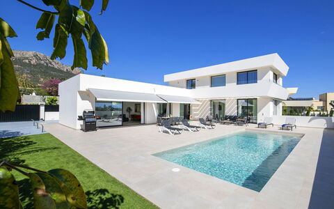 Pouw: Recours, Piscine, Hôtel, Ville Resort, Station Balnéaire, Hacienda, Thermes, Tropiques, Villa
