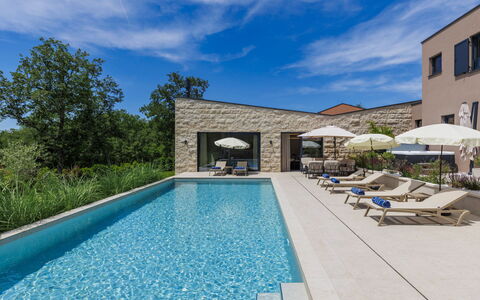 La Mari: Piscine, Architecture, Domicile, Composite, Biens, Recours, Villa, Eco Hôtel, Aménagement Paysager, Ferme