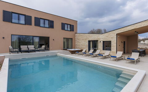 Sola: Recours, Piscine, Hôtel, Ville Resort, Station Balnéaire, Hacienda, Thermes, Tropiques, Villa