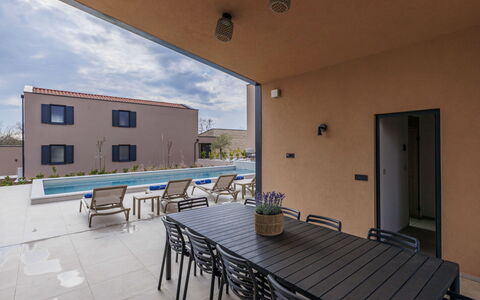 Sola: Recours, Piscine, Hôtel, Ville Resort, Station Balnéaire, Hacienda, Thermes, Tropiques, Villa