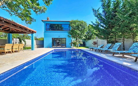 Lino: Bleu, Piscine, L'Eau, Recours, Composite, Eco Hôtel, Ombre, Biens, Caractéristique De L'Eau, Villa