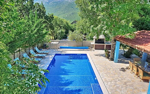 Lino: Piscine, Bleu, Recours, Composite, Ombre, Mobilier De Jardin, Eco Hôtel, Thermes, Dalle, Caractéristique De L'Eau