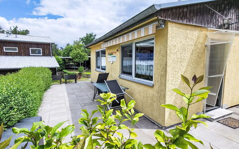 Bungalow am Grienericksee: Maison, Toit, Domicile, Arbuste, Zone Résidentielle, Chalet, Lot Terre, Jardin, Cour, Siding