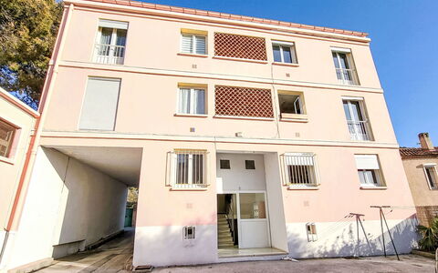 Marius Bondil: Quartier, Zone Résidentielle, Appartement, Établissements Humains, Condominium, Balcon, Peindre, Plâtre