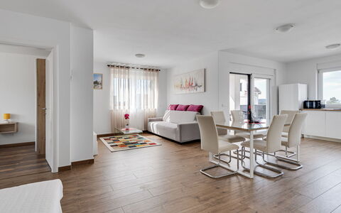 Petra: Meubles, Design Intérieur, Sol, Sol, Parquet, Canapé, Pièce, Plafond, Appartement, Salon