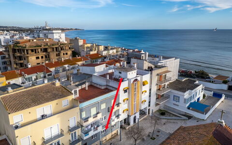 Ninho Do Mar: Façade, Toit, Énergie Solaire, Ombre, Énergie Solaire, Cabanon, Siding