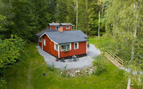 Paradislyckan: Façade, Toit, Énergie Solaire, Ombre, Énergie Solaire, Cabanon, Siding