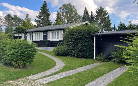Har - 685M from the Sea: Maison, Arbuste, Domicile, Zone Résidentielle, Toit, Chalet, Jardin, Pelouse, Siding