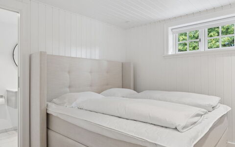 Har - 685M from the Sea: Chambre, Lit, Sol, Sol, Literie, Drap De Lit, Cadre De Lit, Linge, Matelas, Dur