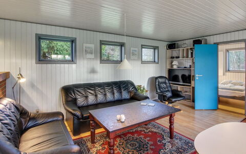 Kate - 700M to the Fjord: Sol, Bois, Plafond, Sol, Design Intérieur, Canapé, Pièce, Meubles, Salon
