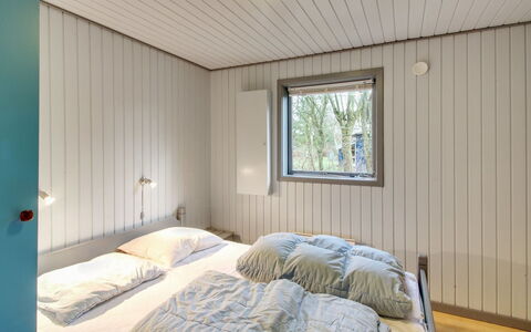 Kate - 700M to the Fjord: Chambre, Bois, Lit, Plafond, Design Intérieur, Drap De Lit, Literie, Sol, Sol, Cadre De Lit