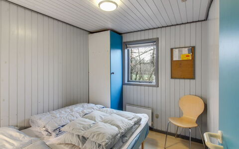 Kate - 700M to the Fjord: Mur, Bois, Chambre, Plafond, Design Intérieur, Sol, Sol, Drap De Lit, Lit, Literie