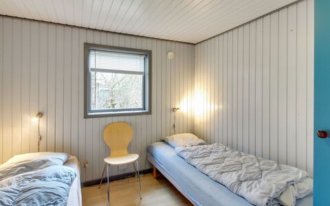 Kate - 700M to the Fjord: Bois, Chambre, Plafond, Design Intérieur, Sol, Lit, Sol, Drap De Lit, Literie, Pièce