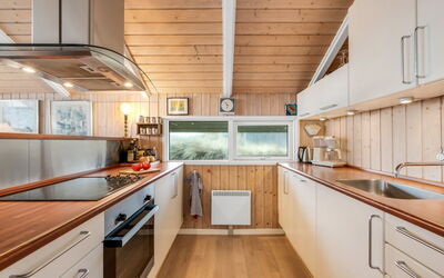 Fritza - 400M from the Sea