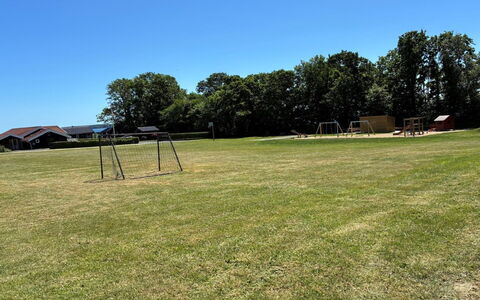 Danail - 250M from the Sea: Ciel, Bleu, Herbe, Arbre, Plaine, Prairie, Paysage, Lot Terre, Espace Public, Pelouse
