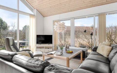 Safina - 1Km from the Sea: Design Intérieur, Bois, Canapé, Sol, Plafond, Meubles, Salon, Sol, Parquet, Domicile