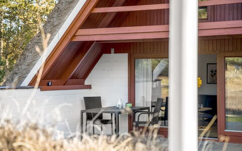 Evelyn - 2.8Km from the Sea: Meubles, Bois, Design Intérieur, Sol, Sol, Chaise, Pièce, Plafond, Salon, Appartement