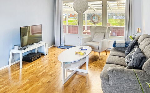 Tallkotten: Meubles, Design Intérieur, Sol, Sol, Canapé, Bois, Plafond, Salon, Parquet, Pièce
