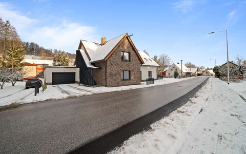Na Kovárně: Bâtiment, Maison, Domicile, Zone Résidentielle, L'Hiver, Neige, Toit, Architecture, Chalet, Gelé