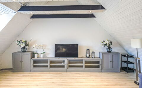 Breite Straße: Sol, Bois, Design Intérieur, Sol, Meubles, Plafond, Pièce, Salon, Cabinetry, Parquet