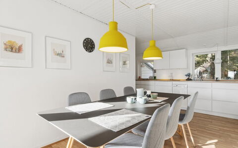 Adde - 150M from the Sea: Meubles, Design Intérieur, Sol, Bois, Chaise, Sol, Plafond, Luminaire, Table Cuisine Et Salle A Manger, Salle À Manger