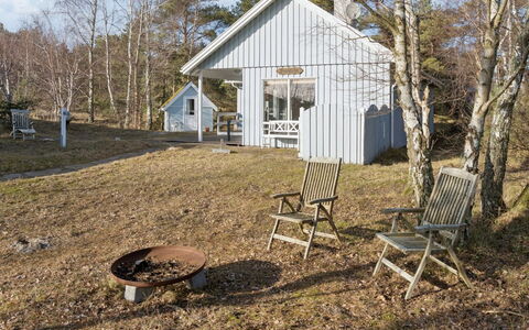 Adde - 150M from the Sea: Herbe, Arbre, Feuille, Bois, Maison, Chalet, Siding, Domicile, Architecture