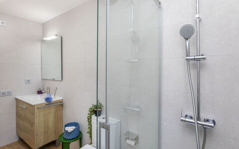Mi Capricho: Design Intérieur, Sol, Luminaire Plomberie, Sol, Salle De Bains, Robinet, Évier, Plomberie, Pièce, Plafond